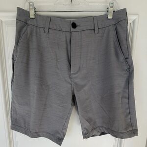 Vuori Shorts men's 32”x8” Pebble Chino Performance 4-Way Stretch
Gray Quick